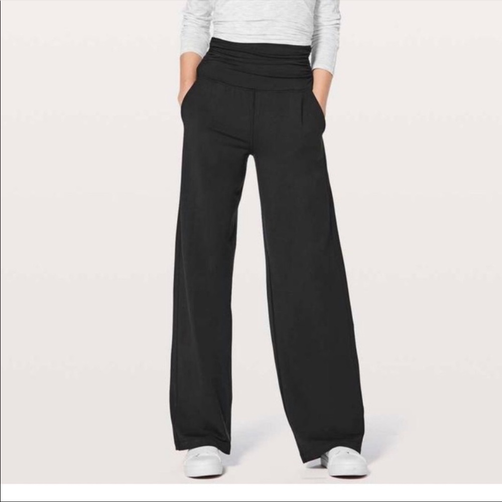 Lululemon Activewear Bottoms Pants Black Take lt
Easy